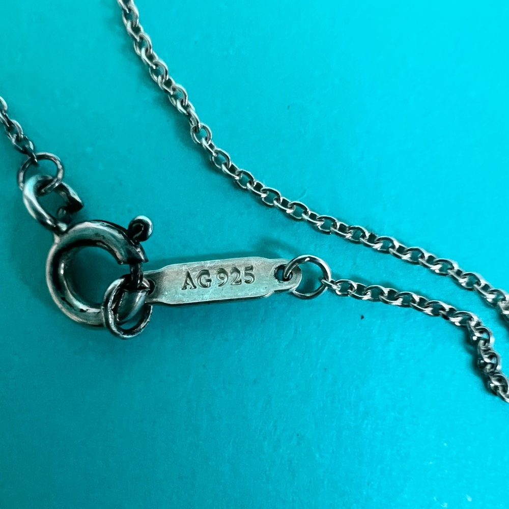 🔴Authentic TIFFANY & CO Sterling Silver Initial “G” Heart Pendent Necklace🔴 - Picture 5 of 8